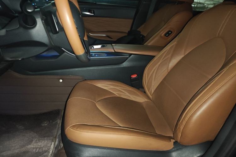 Used Toyota Avalon 2019 2.5L Touring Premium Version China VI Standard Left Front Seat