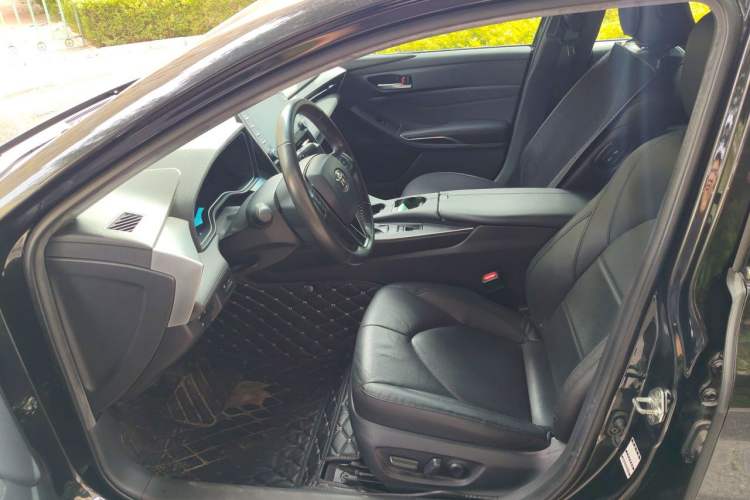 Used Toyota Avalon 2019 Dual-Engine 2.5L Luxury Edition China VI Standard Left Front Seat