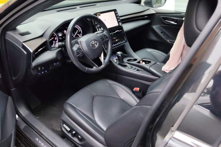 Used Toyota Avalon 2019 2.0L XLE Premium Edition China VI Left Front Seat
