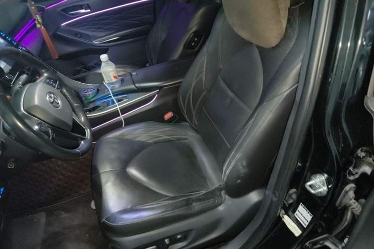 Used Toyota Avalon 2019 Dual-Engine 2.5L Limited Flagship Edition China VI Standard Left Front Seat
