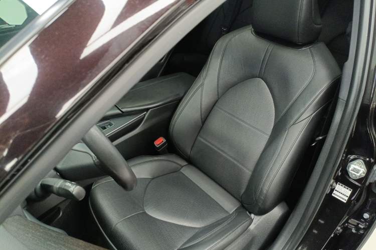 Used Toyota Avalon 2019 2.0L XLE Premium Edition China VI Left Front Seat