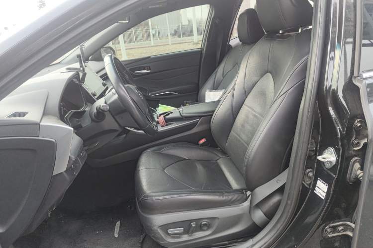 Used Toyota Avalon 2019 2.0L XLE Premium Edition China VI Left Front Seat