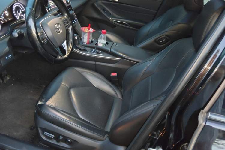 Used Toyota Avalon 2019 Dual-Engine 2.5L Luxury Edition China VI Standard Left Front Seat