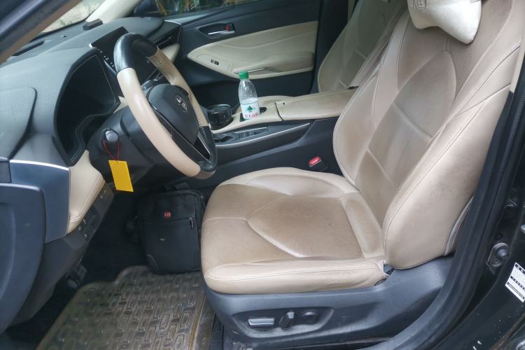 Used Toyota Avalon 2019 Dual-Engine 2.5L Luxury Edition China V Standard Left Front Seat