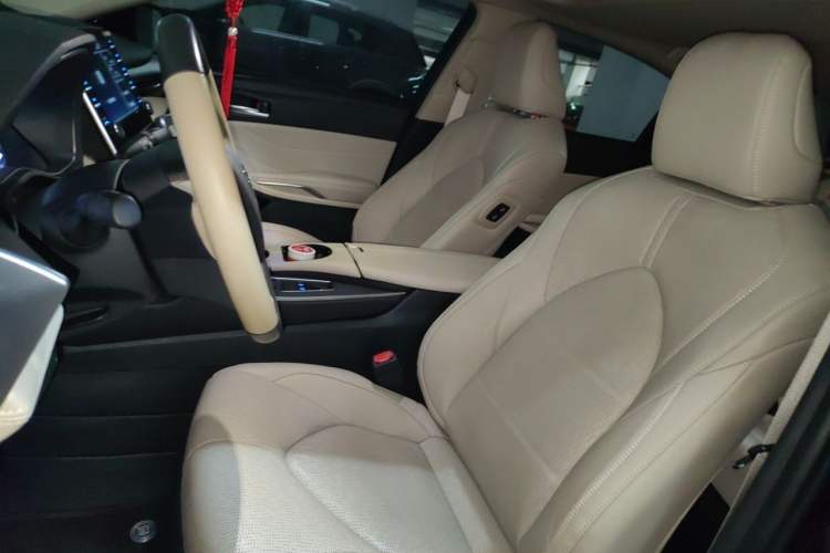 Used Toyota Avalon 2019 2.0L XLE Premium Edition China VI Left Front Seat