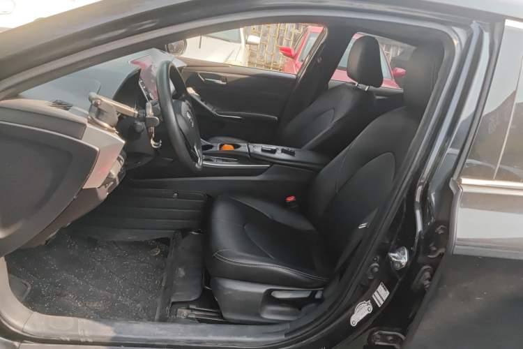 Used Toyota Avalon 2019 2.0L Ambition Edition China VI Left Front Seat