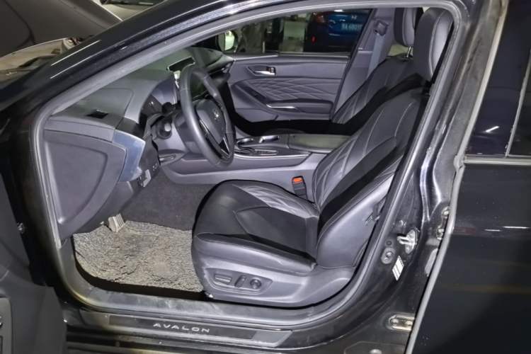 Used Toyota Avalon 2019 Dual-Engine 2.5L XLE Prestige Version China VI Standard Left Front Seat