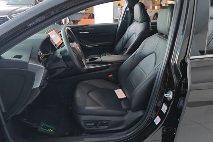 Used Toyota Avalon 2019 2.0L XLE Premium Edition China VI Left Front Seat
