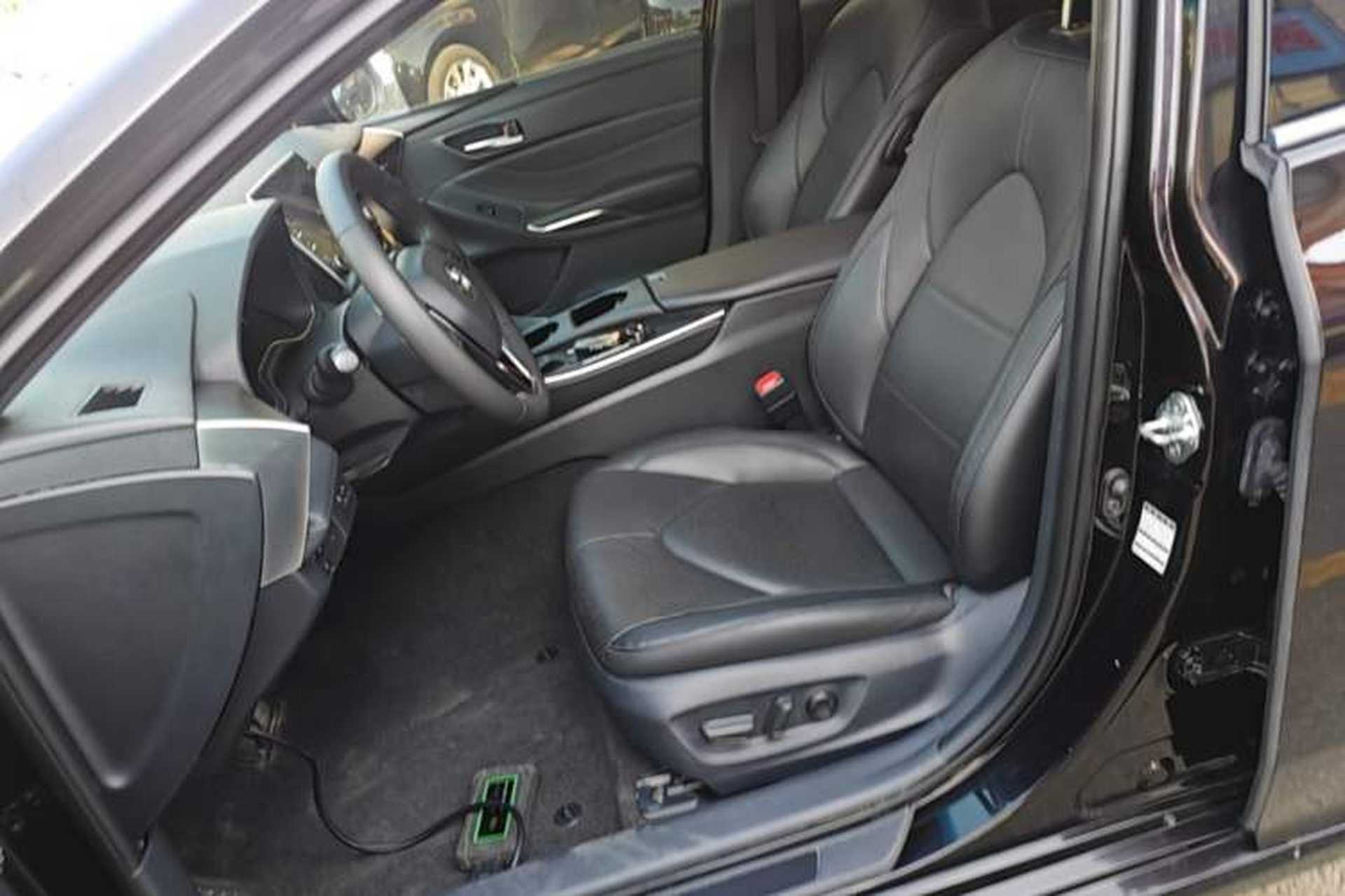 Used Toyota Avalon 2019 2.0L XLE Premium Edition China VI Left Front Seat