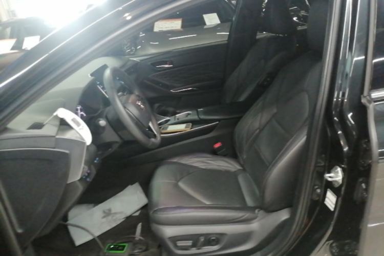 Used Toyota Avalon 2019 Dual-Engine 2.5L XLE Prestige Version China VI Standard Left Front Seat