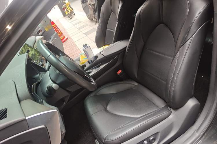 Used Toyota Avalon 2019 2.0L XLE Premium Edition China VI Left Front Seat