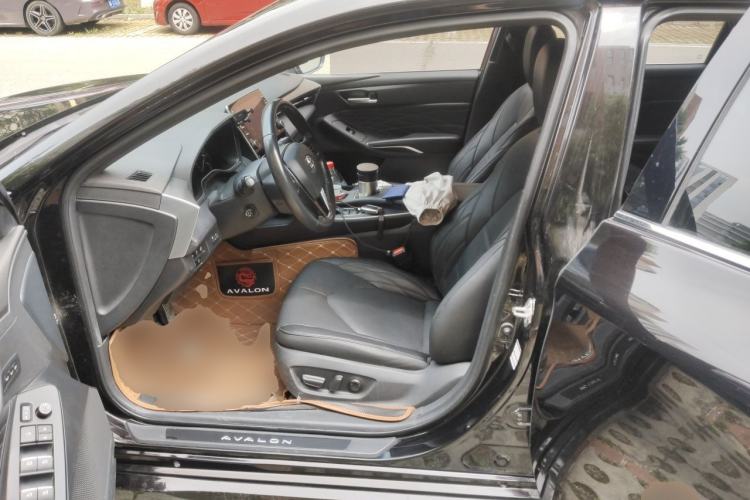 Used Toyota Avalon 2019 Dual-Engine 2.5L Limited Flagship Edition China VI Standard Left Front Seat