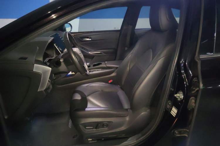 Used Toyota Avalon 2019 2.0L XLE Premium Edition China VI Left Front Seat