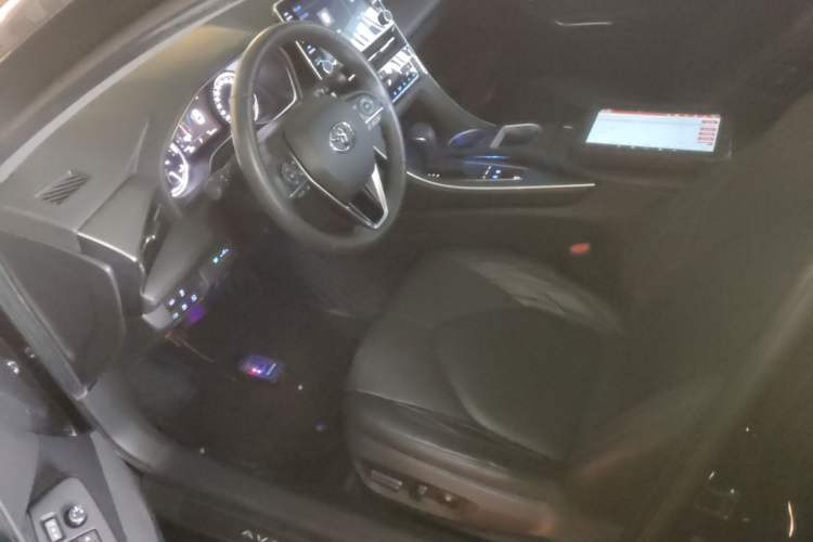 Used Toyota Avalon 2019 Dual-Engine 2.5L XLE Prestige Version China VI Standard Left Front Seat