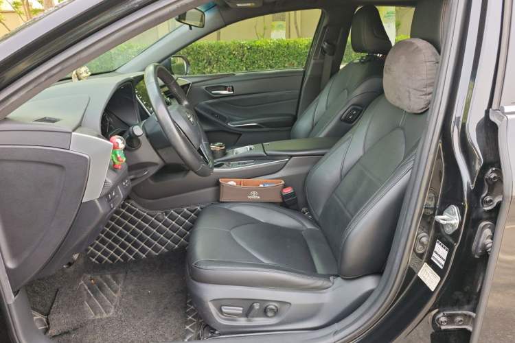 Used Toyota Avalon 2019 2.0L XLE Premium Edition China VI Left Front Seat