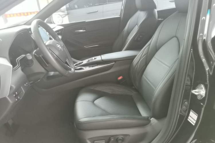 Used Toyota Avalon 2019 2.5L Touring Premium Version China VI Standard Left Front Seat
