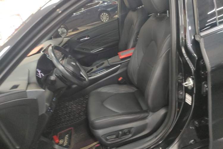 Used Toyota Avalon 2019 2.5L Touring Premium Version China VI Standard Left Front Seat