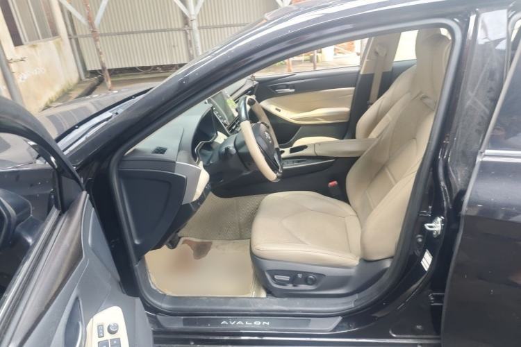 Used Toyota Avalon 2019 2.0L XLE Premium Edition China VI Left Front Seat