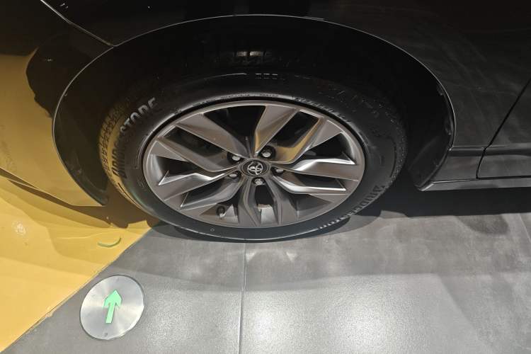 Used Toyota Avalon 2019 2.0L Luxury Edition China VI Standard Left Front Wheel Hub