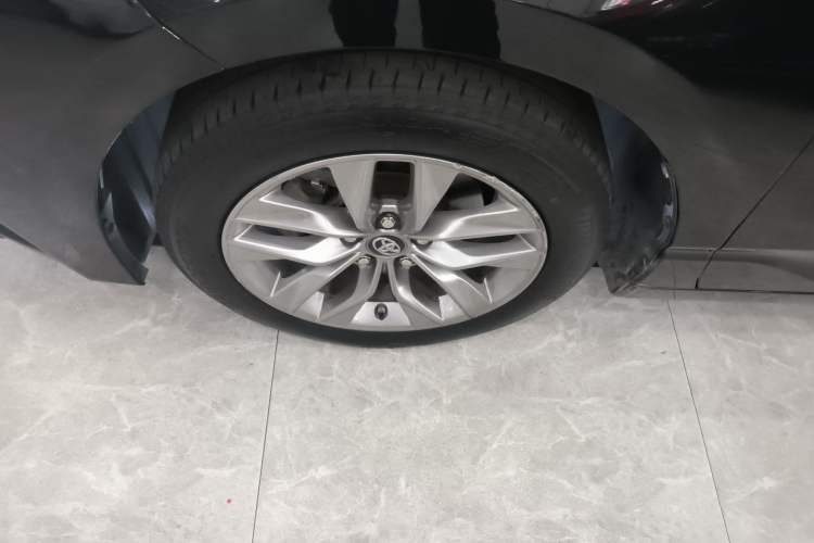 Used Toyota Avalon 2019 2.5L Ambition Version China VI Standard Left Front Wheel Hub