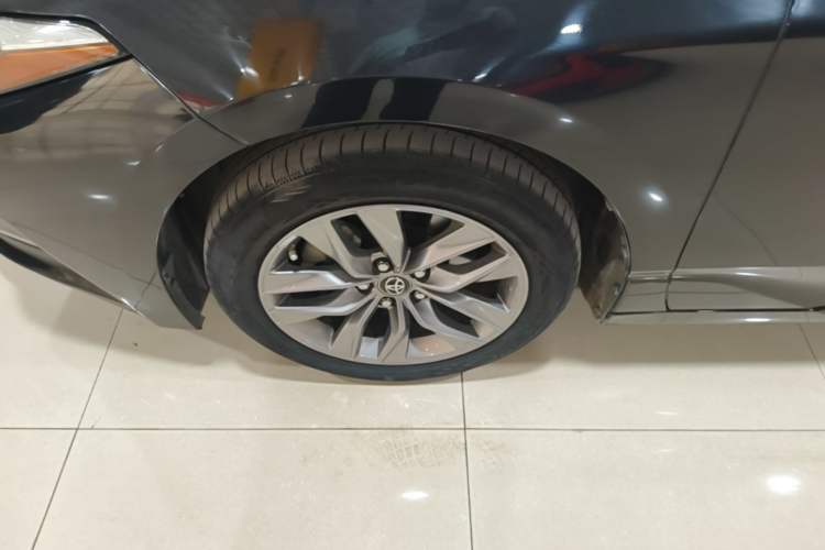Used Toyota Avalon 2019 2.5L Ambition Version China VI Standard Left Front Wheel Hub