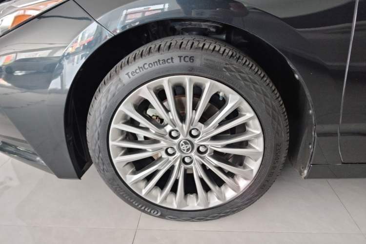 Used Toyota Avalon 2019 Dual-Engine 2.5L XLE Prestige Version China VI Standard Left Front Wheel Hub