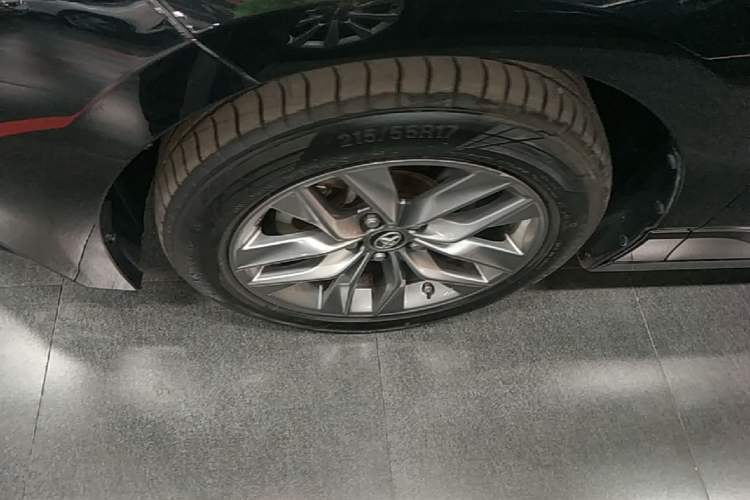 Used Toyota Avalon 2019 2.0L Ambition Edition China VI Left Front Wheel Hub