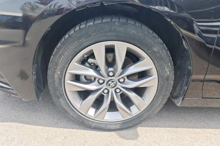 Used Toyota Avalon 2019 2.0L Ambition Edition China VI Left Front Wheel Hub