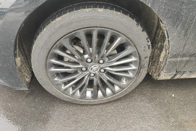 Used Toyota Avalon 2019 2.5L Touring Premium Version China VI Standard Left Front Wheel Hub