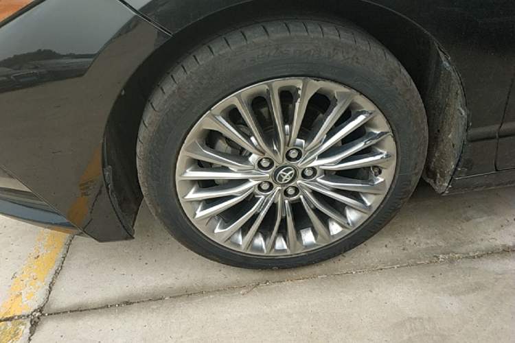 Used Toyota Avalon 2019 Dual-Engine 2.5L XLE Prestige Version China VI Standard Left Front Wheel Hub