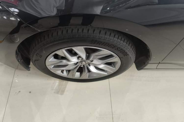 Used Toyota Avalon 2019 2.0L Luxury Edition China VI Standard Left Front Wheel Hub