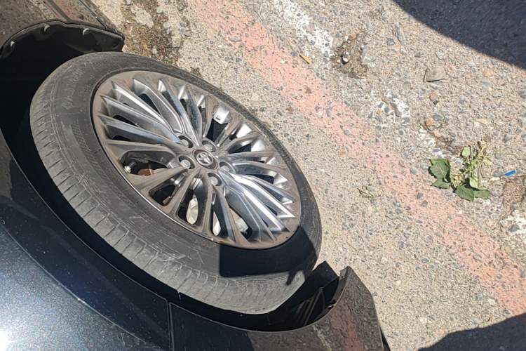 Used Toyota Avalon 2019 Dual-Engine 2.5L XLE Prestige Version China VI Standard Left Front Wheel Hub