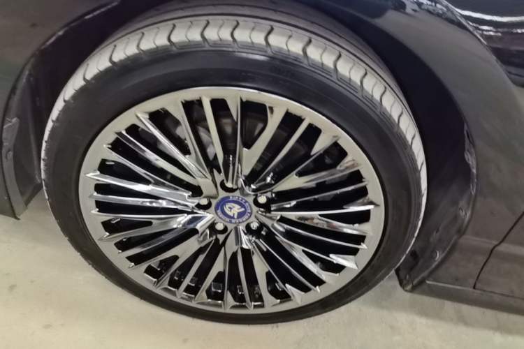 Used Toyota Avalon 2019 Dual-Engine 2.5L XLE Prestige Version China VI Standard Left Front Wheel Hub