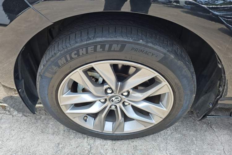 Used Toyota Avalon 2019 2.0L Ambition Edition China VI Left Front Wheel Hub