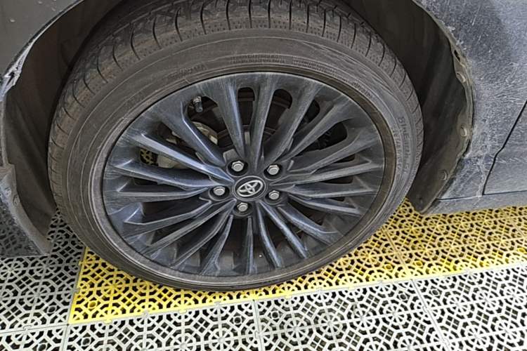 Used Toyota Avalon 2019 2.0L XLE Premium Edition China VI Left Front Wheel Hub