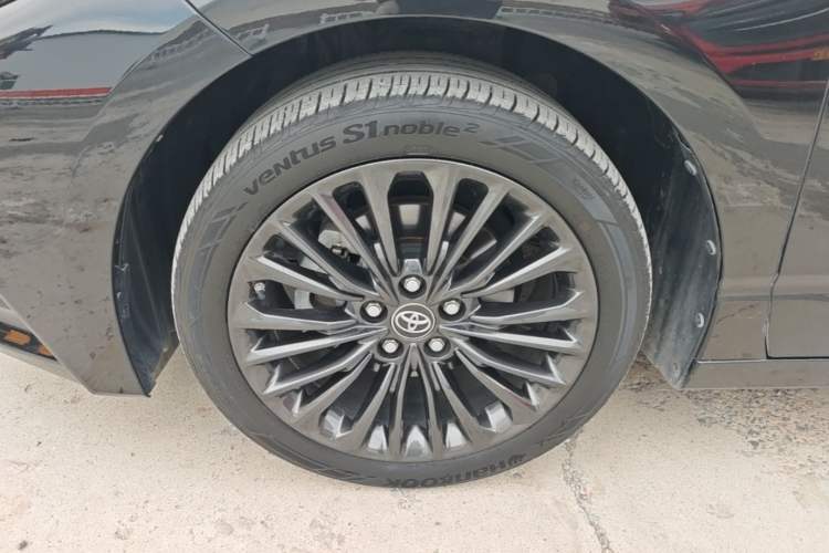Used Toyota Avalon 2019 2.0L XLE Premium Edition China VI Left Front Wheel Hub