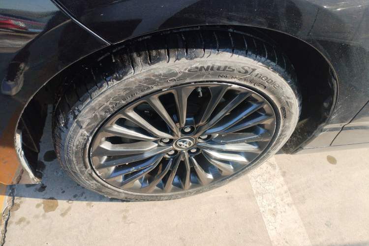 Used Toyota Avalon 2019 2.0L XLE Premium Edition China VI Left Front Wheel Hub
