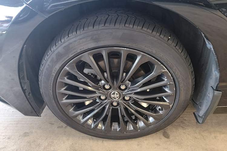 Used Toyota Avalon 2019 2.0L XLE Premium Edition China VI Left Front Wheel Hub