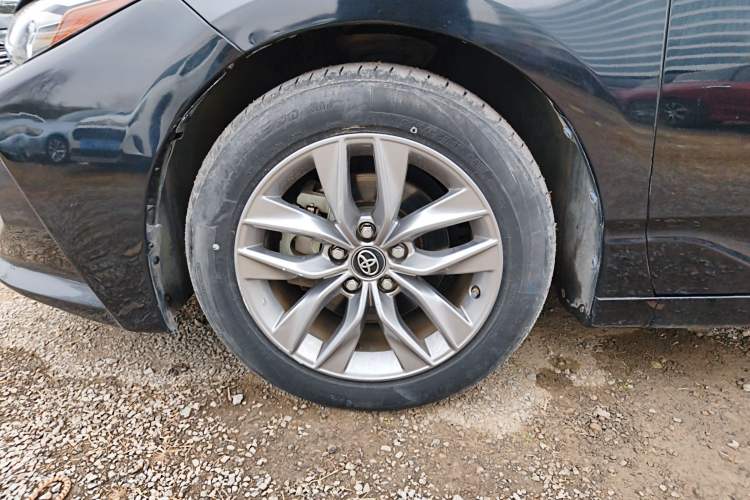 Used Toyota Avalon 2019 2.0L Ambition Edition China VI Left Front Wheel Hub