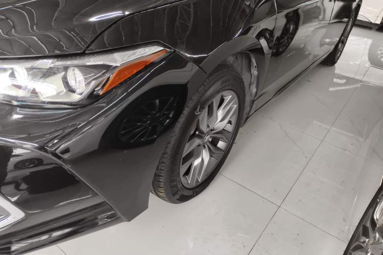 Used Toyota Avalon 2019 2.0L Ambition Edition China VI Left Front Wheel Hub