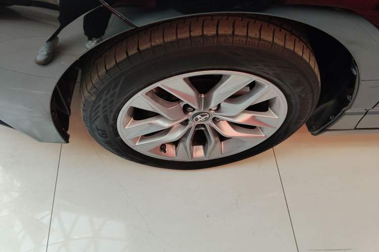 Used Toyota Avalon 2019 2.0L Luxury Edition China VI Standard Left Front Wheel Hub