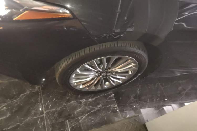 Used Toyota Avalon 2019 Dual-Engine 2.5L XLE Prestige Version China VI Standard Left Front Wheel Hub