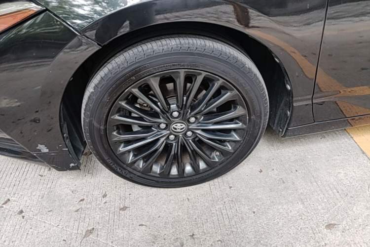 Used Toyota Avalon 2019 2.5L Touring Premium Version China VI Standard Left Front Wheel Hub