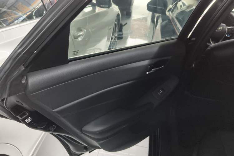 Used Toyota Avalon 2019 2.0L Ambition Edition China VI Left Rear Door Interior
