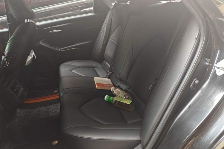 Used Toyota Avalon 2019 2.0L Luxury Edition China VI Standard Left Rear Seat