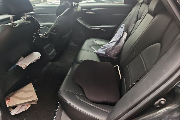 Used Toyota Avalon 2019 2.0L Luxury Edition China VI Standard Left Rear Seat
