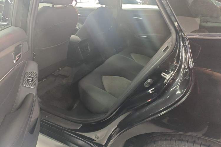 Used Toyota Avalon 2019 2.0L Ambition Edition China VI Left Rear Seat