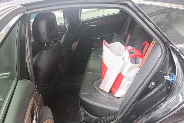 Used Toyota Avalon 2019 2.0L Luxury Edition China VI Standard Left Rear Seat