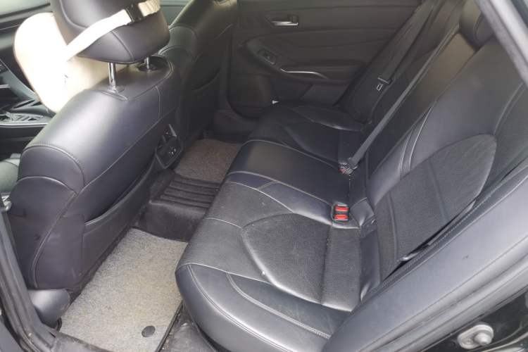 Used Toyota Avalon 2019 Dual-Engine 2.5L Luxury Edition China VI Standard Left Rear Seat