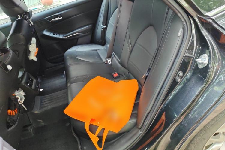 Used Toyota Avalon 2019 Dual-Engine 2.5L Luxury Edition China VI Standard Left Rear Seat